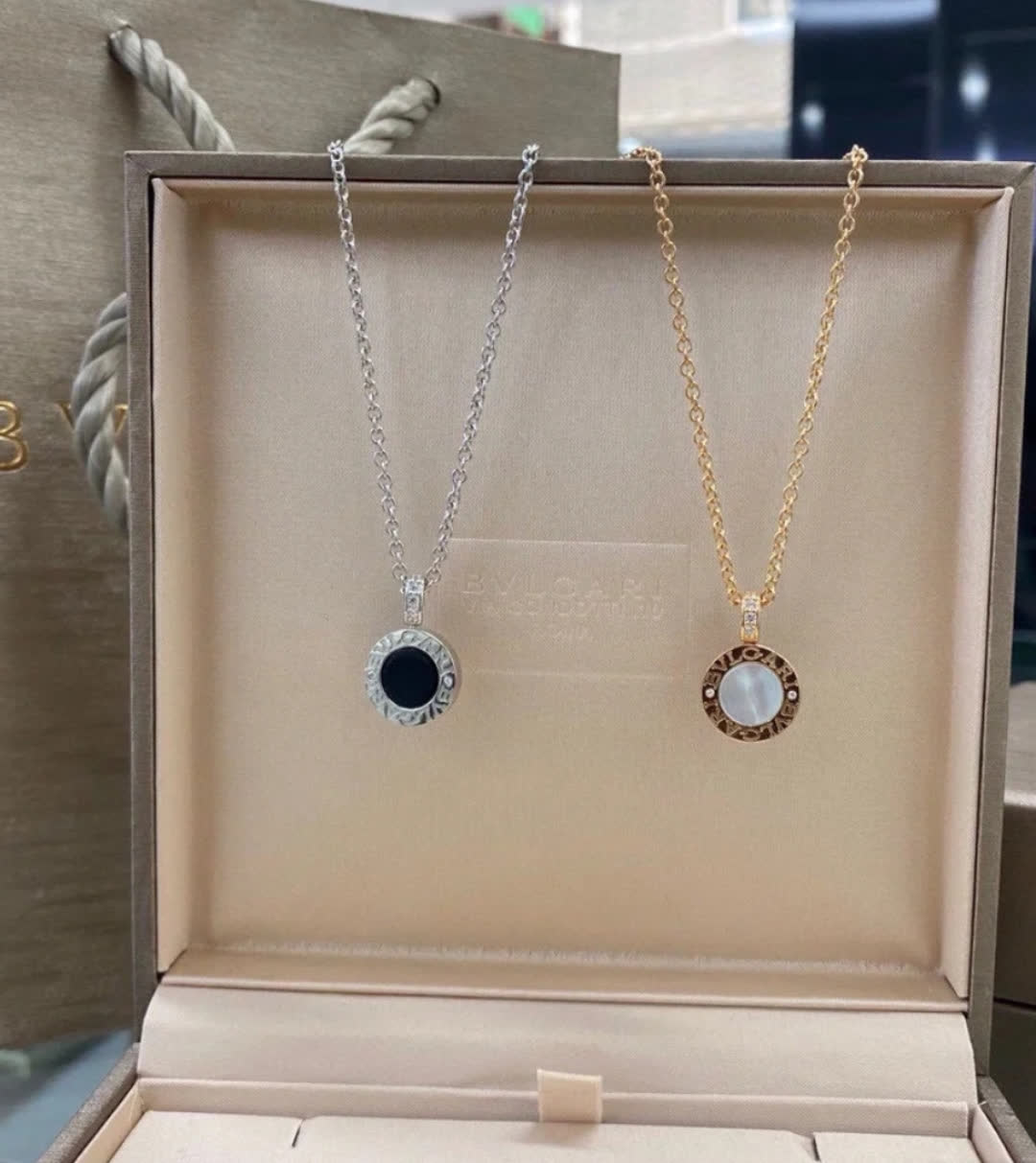 Bvlgari Black/White Onyx Round Pendant Necklace