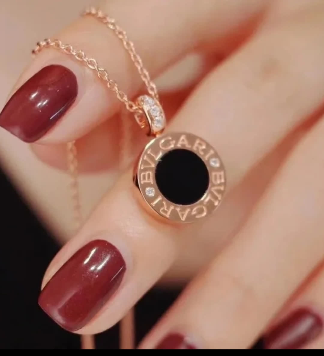 Bvlgari Black/White Onyx Round Pendant Necklace