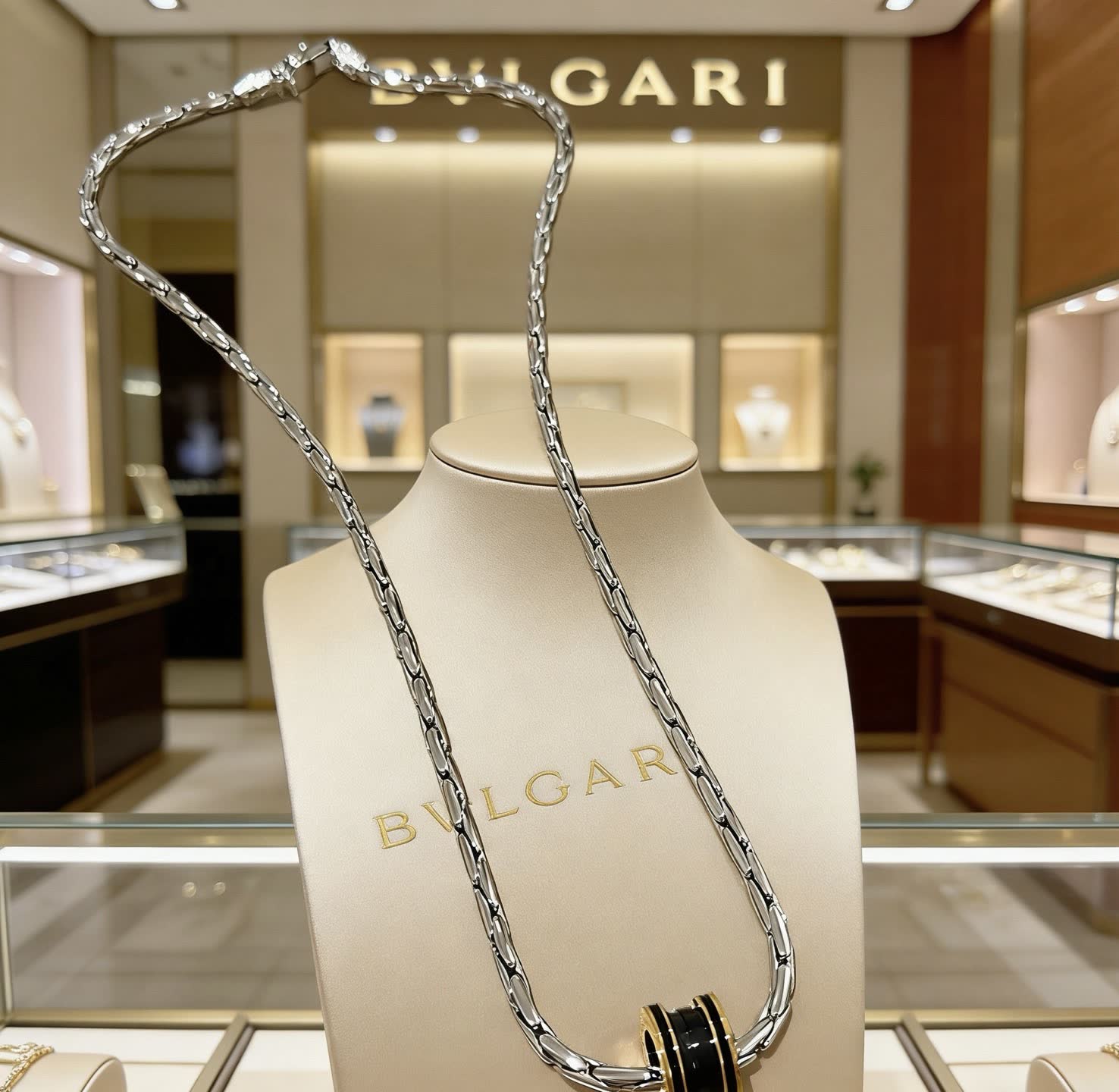 Bvlgari Black Onyx and Gold Necklace