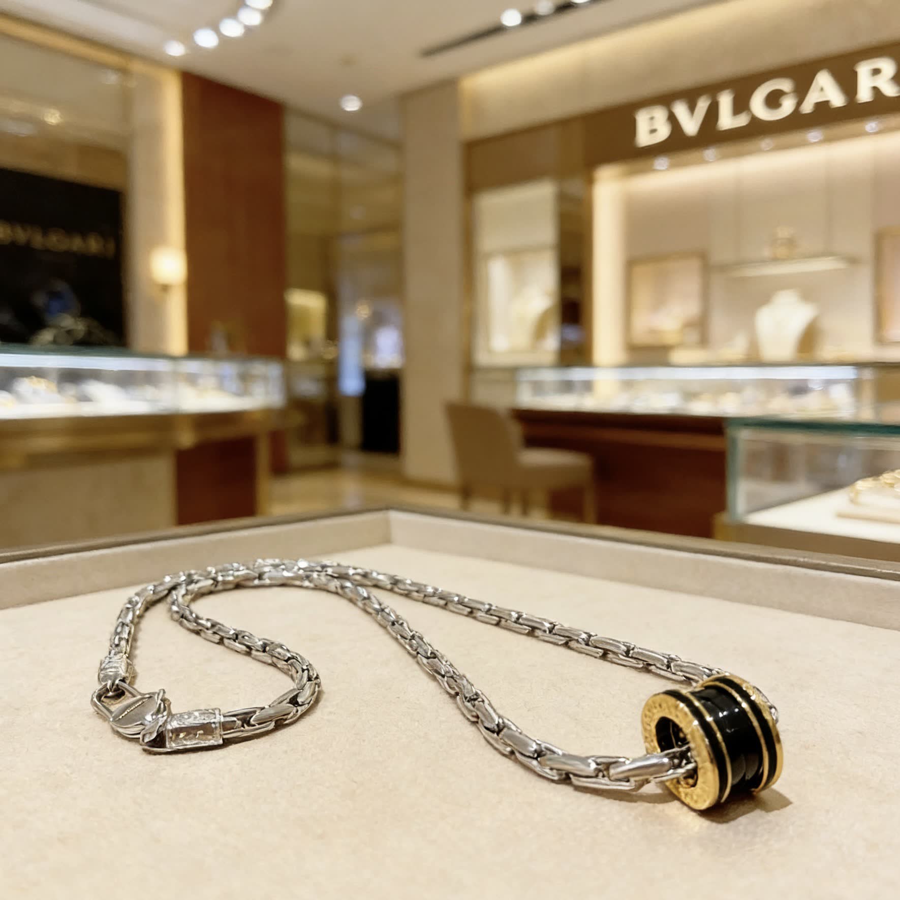 Bvlgari Black Onyx and Gold Necklace