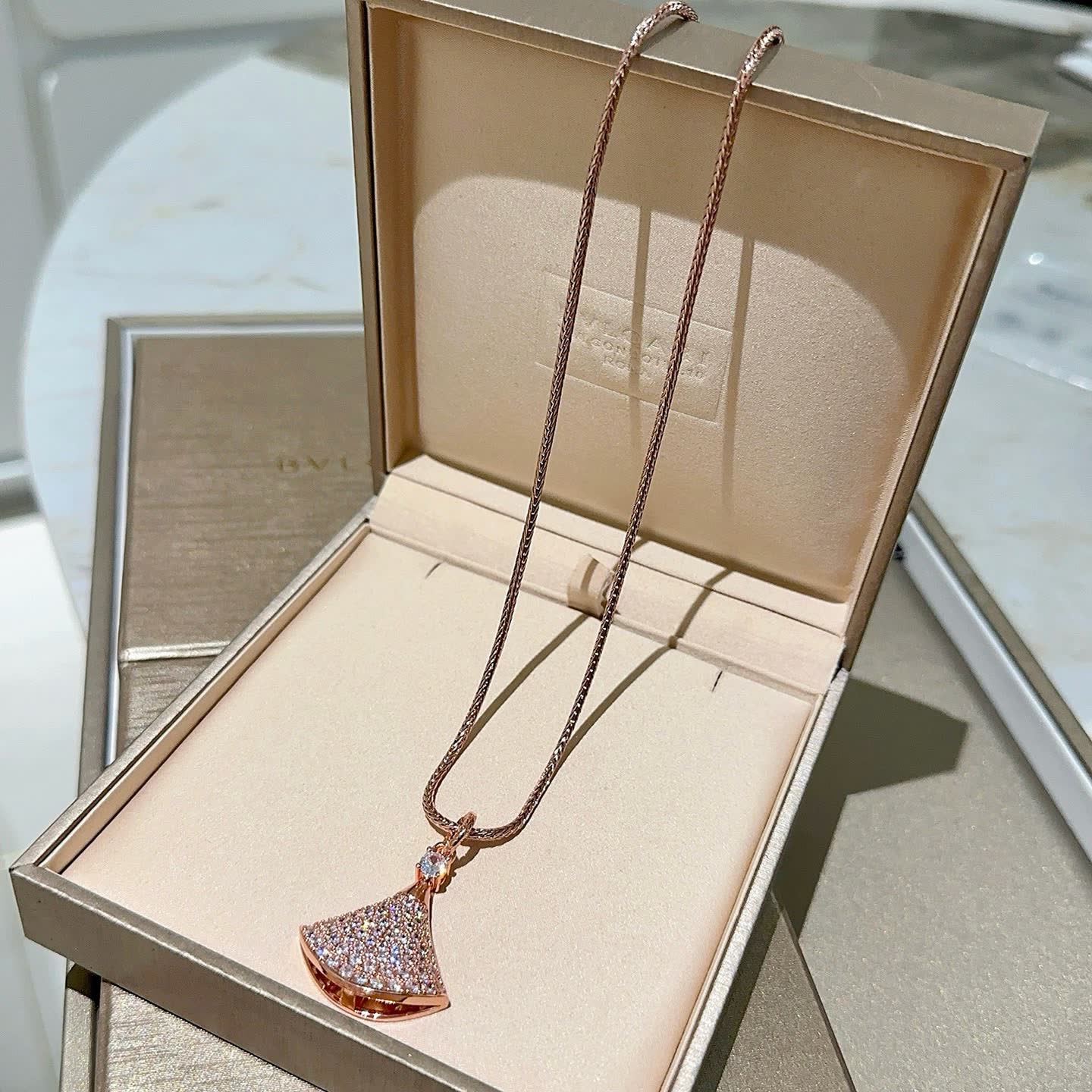 Bvlgari Elegant Rose Gold Fan-Shaped Diamond Pendant Necklace