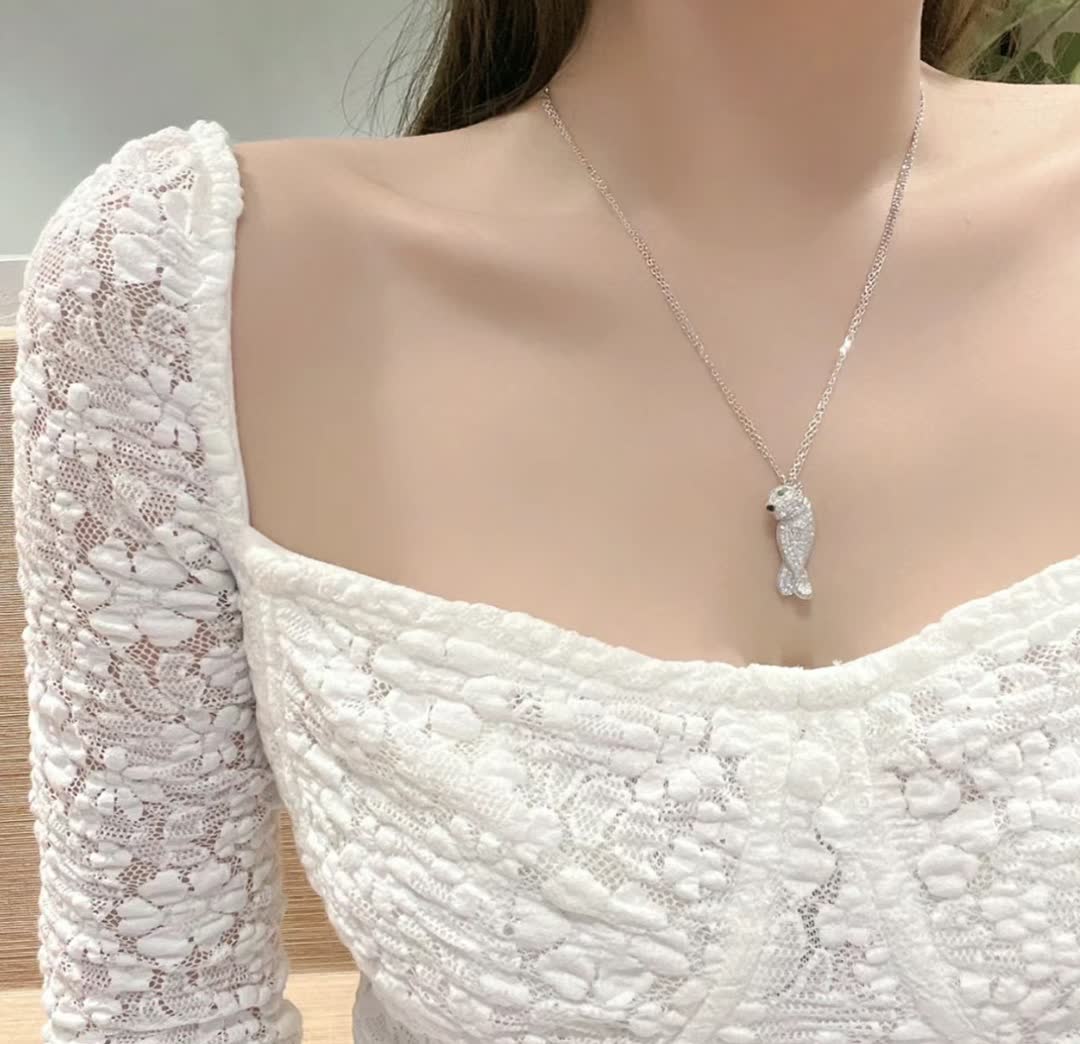 Cartier Emerald Eye Diamond Panther Pendant Necklace