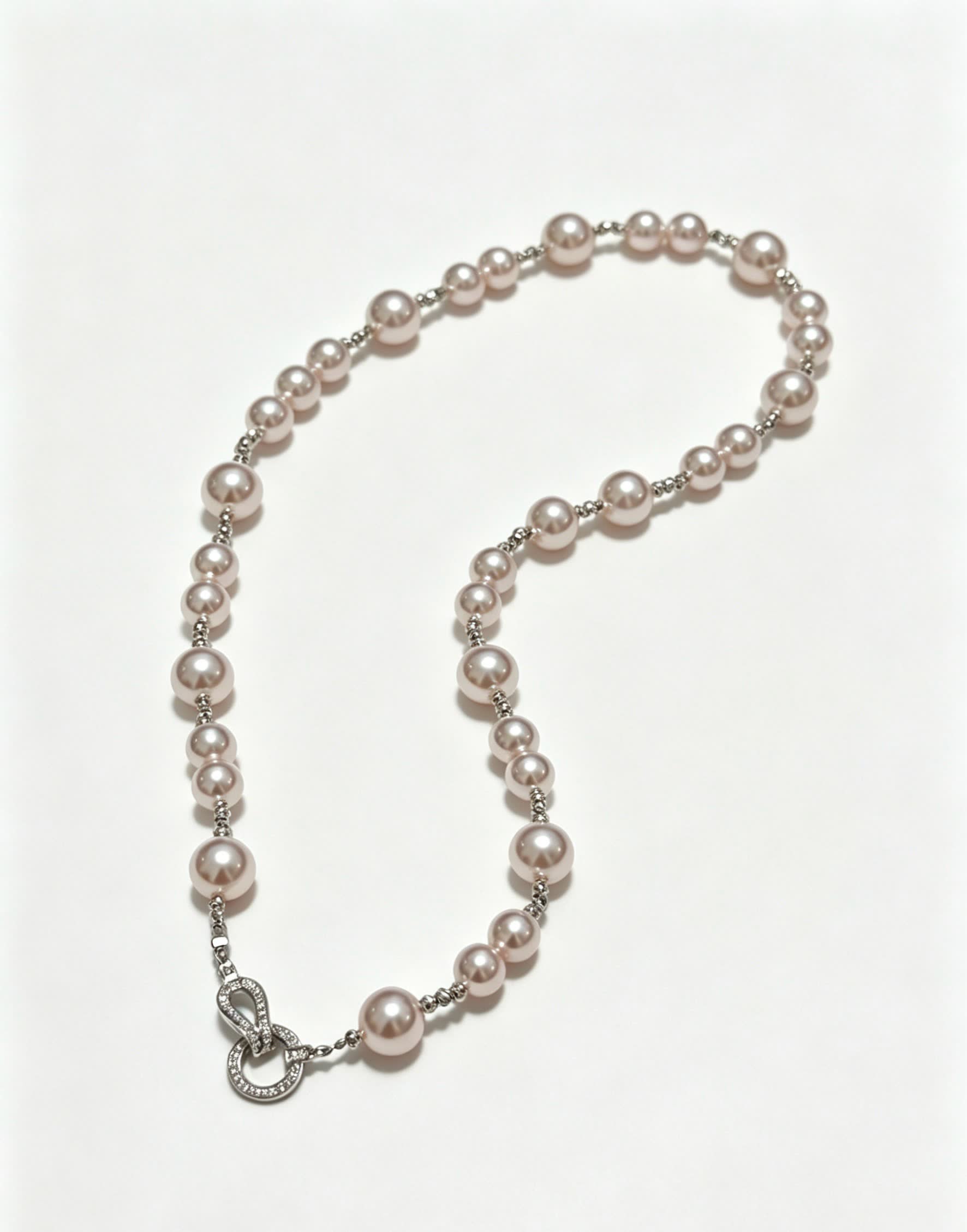Cartier Elegant Pearl Necklace with Diamond Clasp Cartier Elegant Pearl Necklace with Diamond Clasp