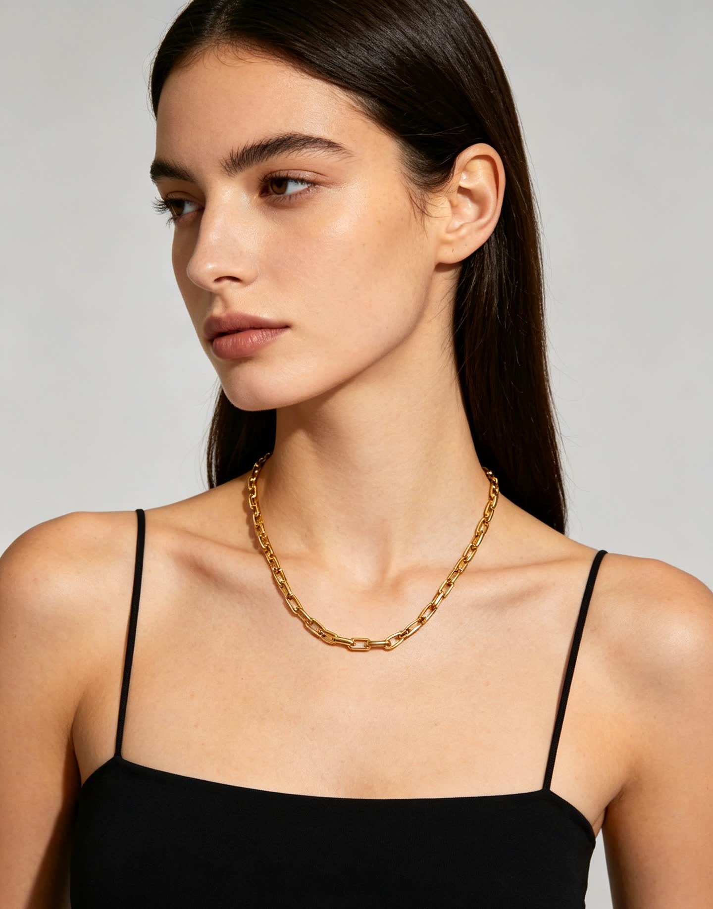 Cartier Elegant Gold-Plated Chain Necklace