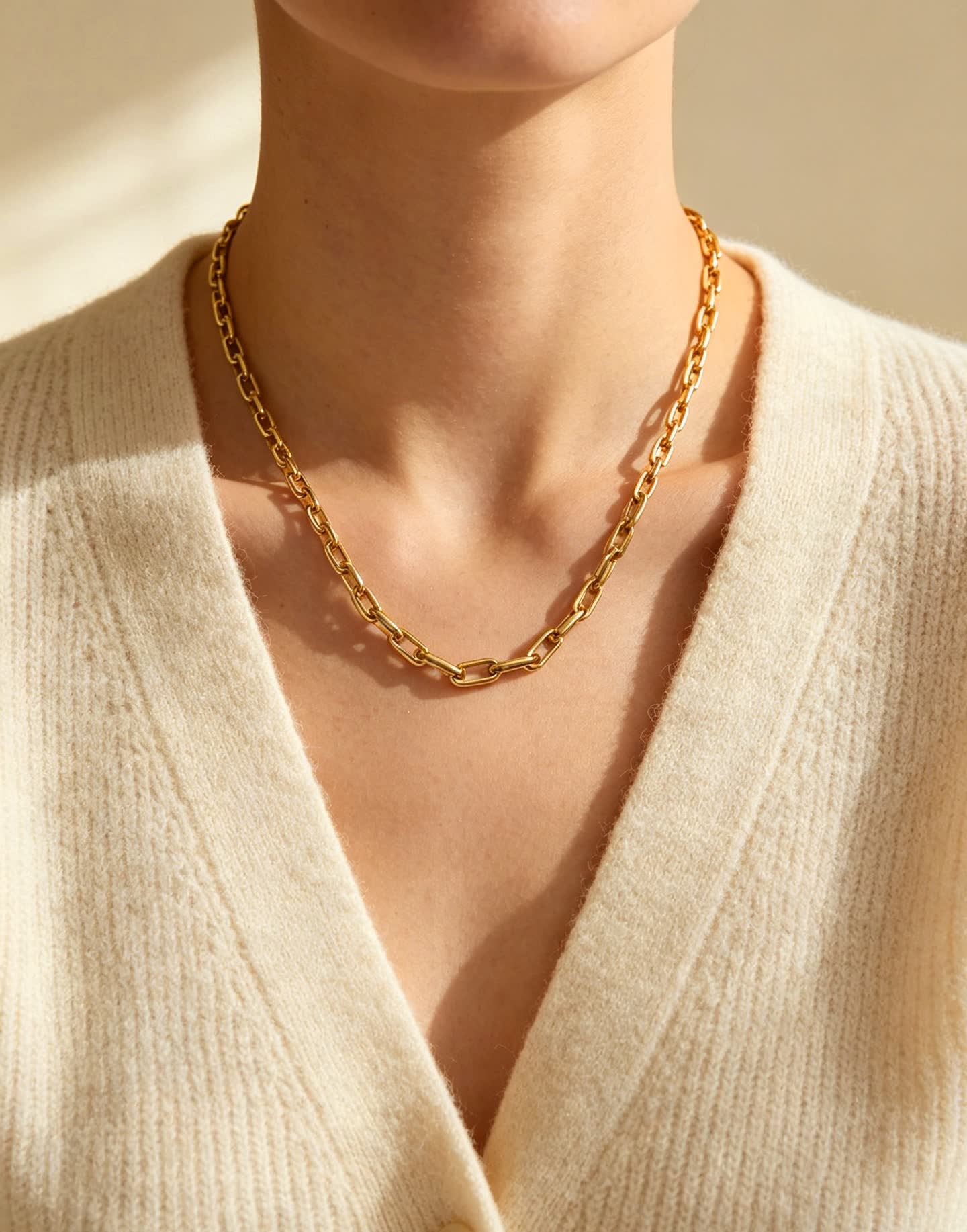Cartier Elegant Gold-Plated Chain Necklace