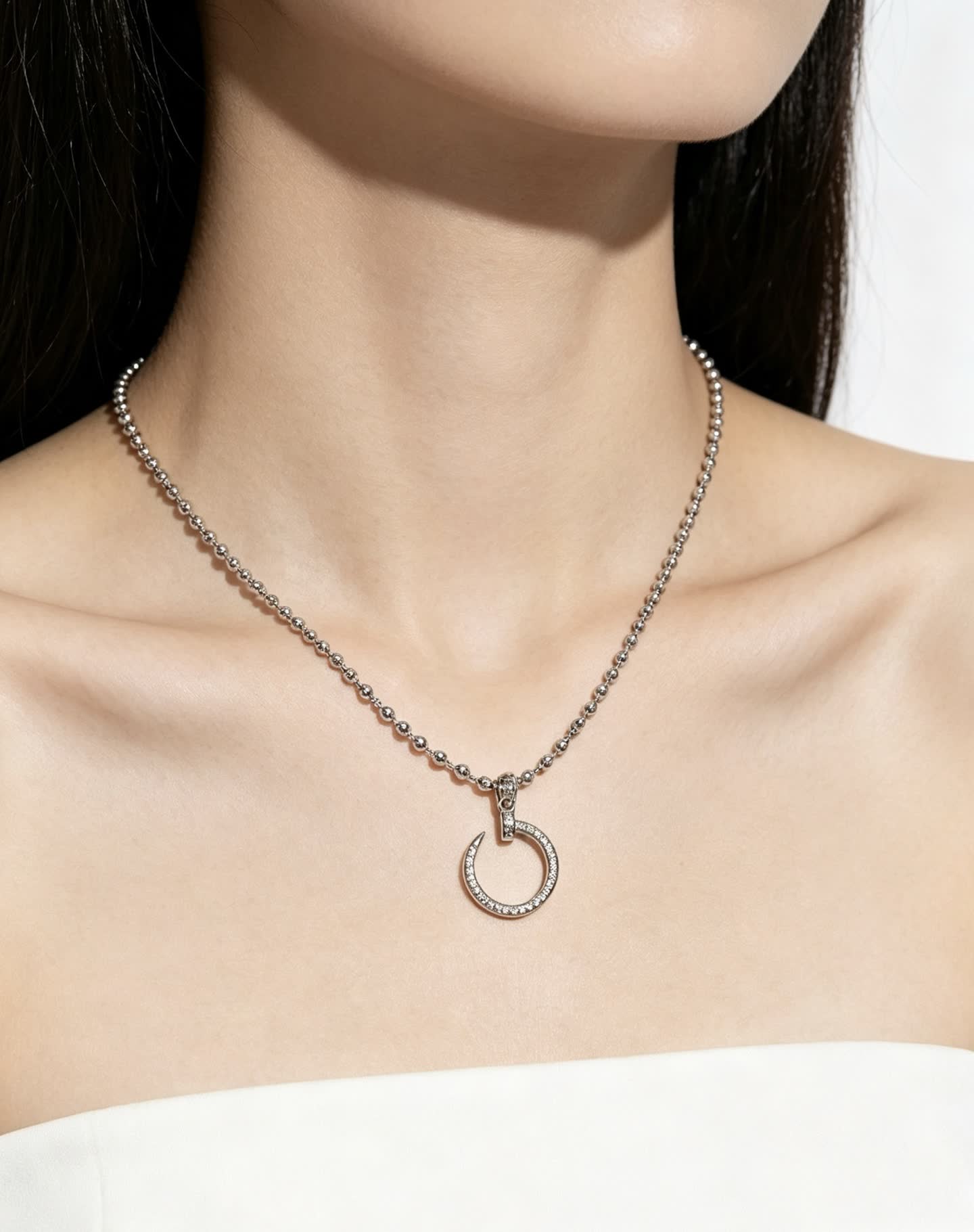 Cartier Silver Circle Pendant Necklace