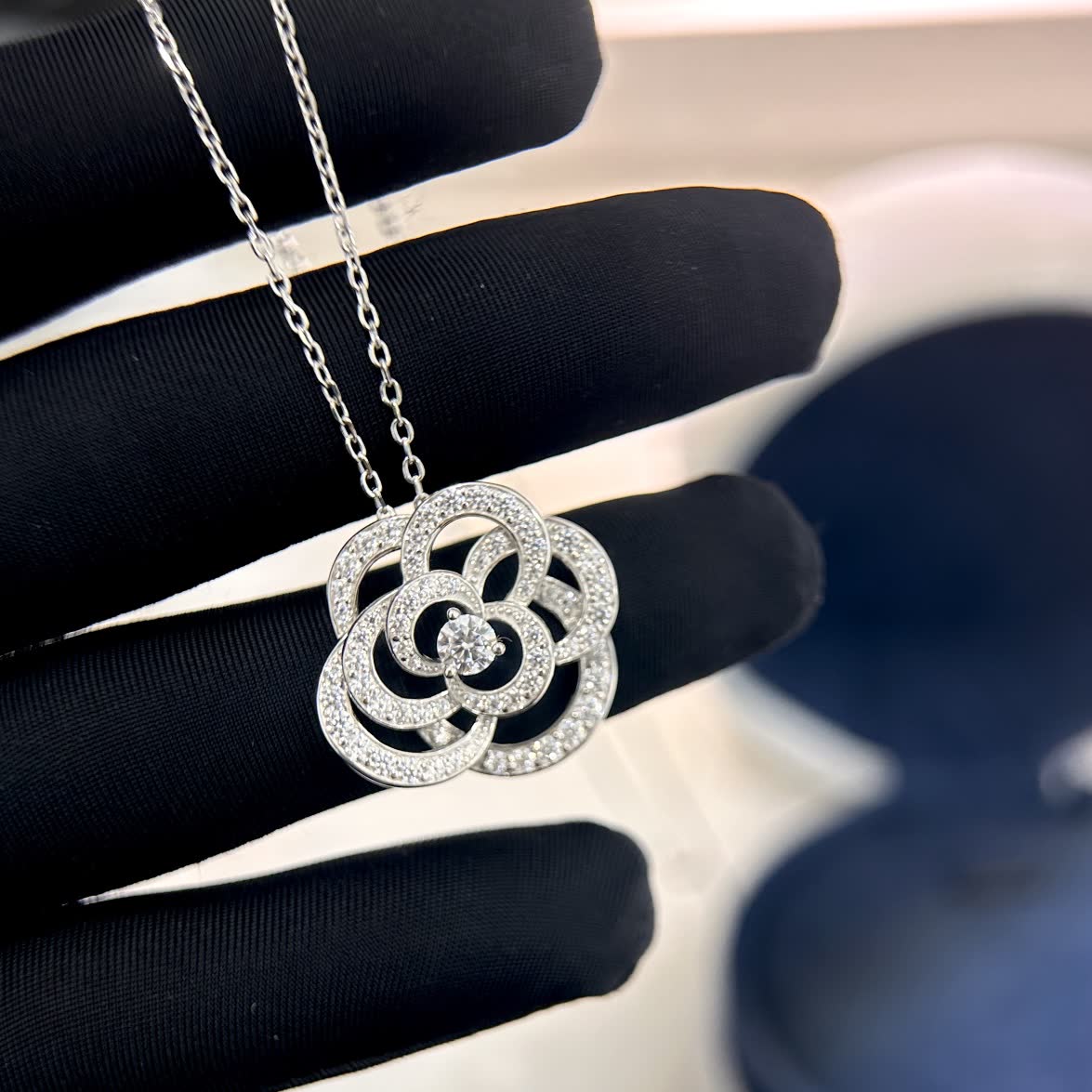 Elegant Silver Flower Diamond Pendant Necklace