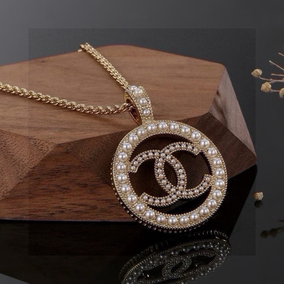 Chanel CC Logo Diamond Pendant Necklace