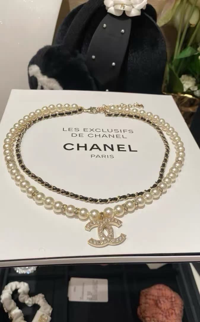 Chanel CC Pearl Necklace