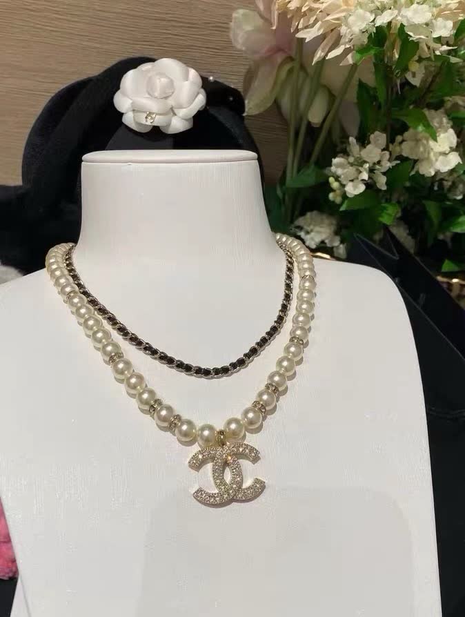 Chanel CC Pearl Necklace