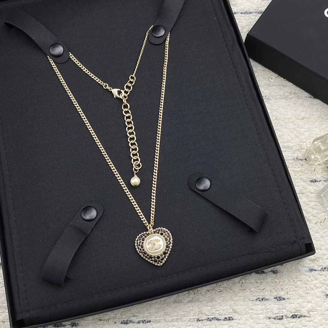 Chanel Gold Heart Pendant Necklace