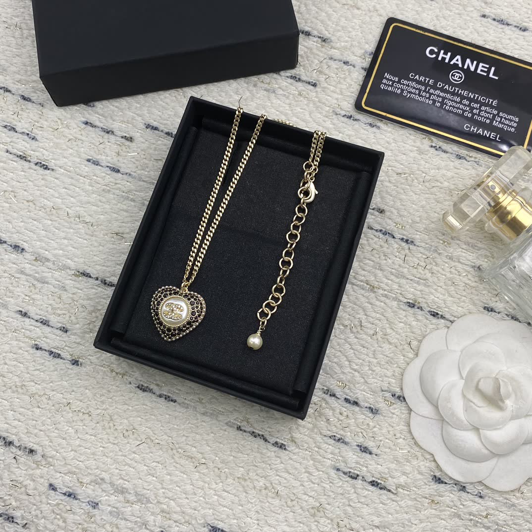 Chanel Gold Heart Pendant Necklace