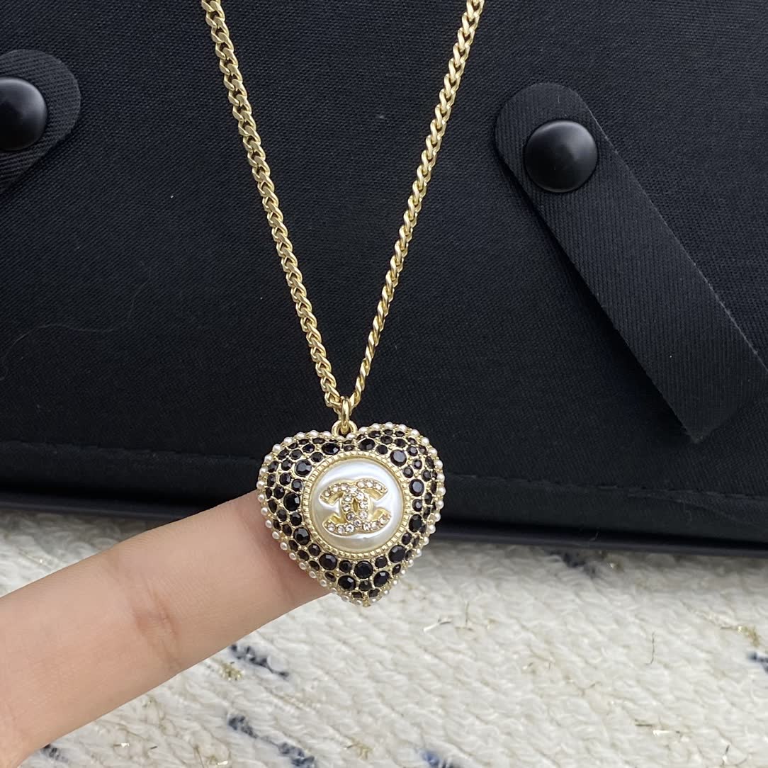 Chanel Gold Heart Pendant Necklace