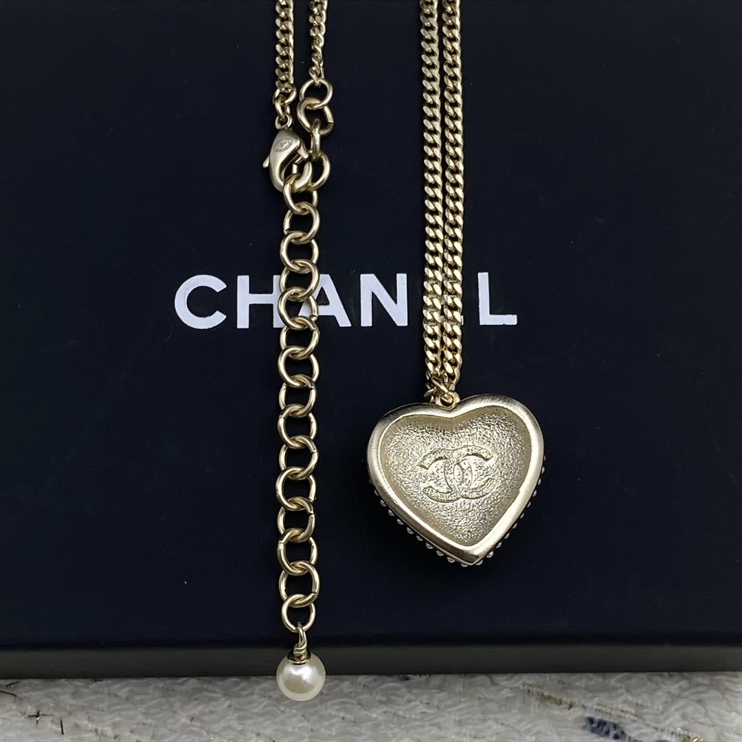 Chanel Gold Heart Pendant Necklace
