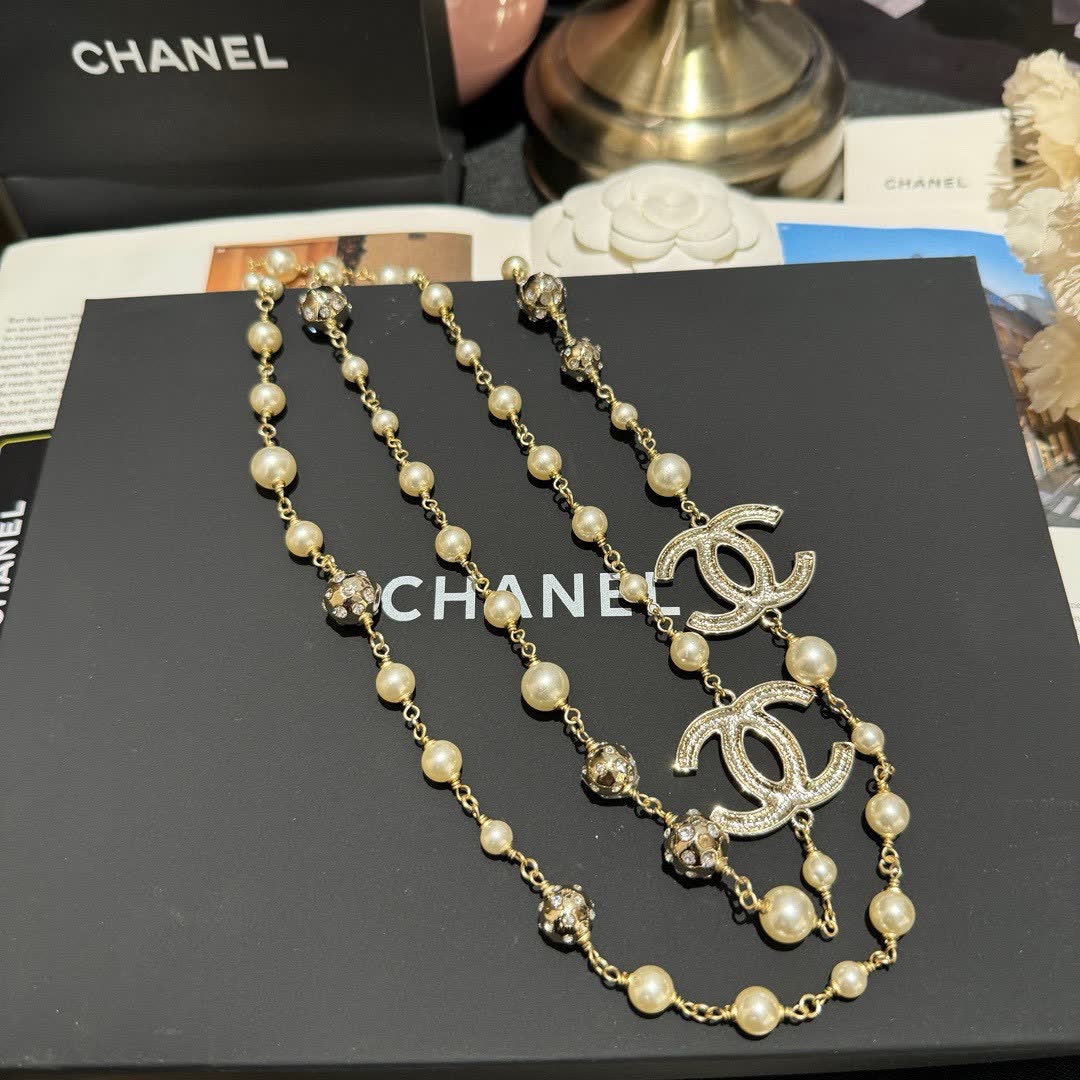 Chanel CC Pearl Necklace