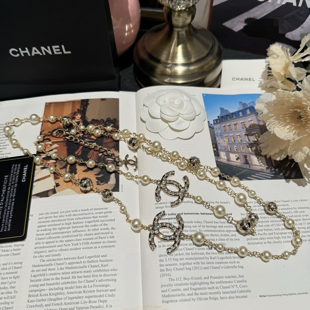 Chanel CC Pearl Necklace
