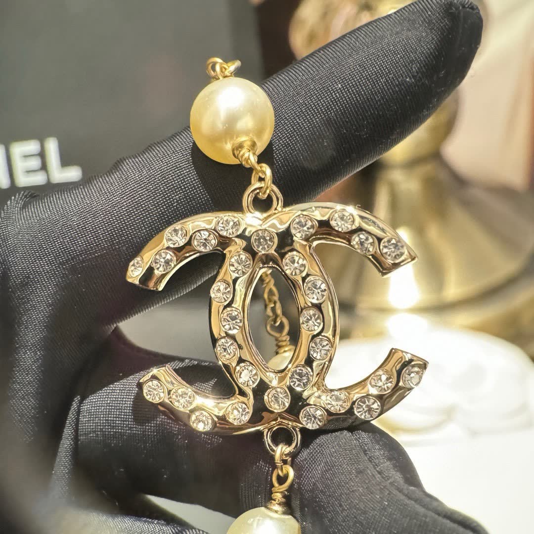Chanel CC Pearl Necklace