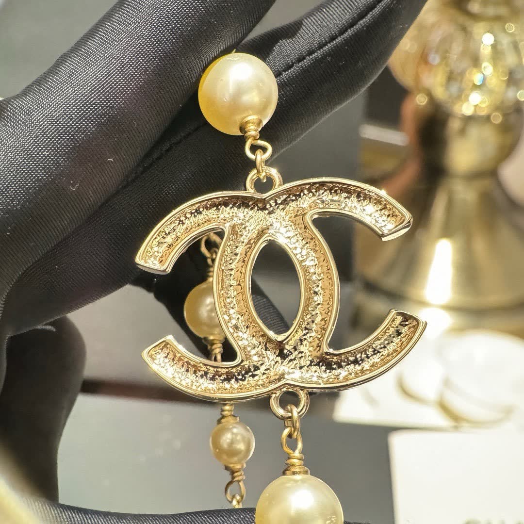 Chanel CC Pearl Necklace