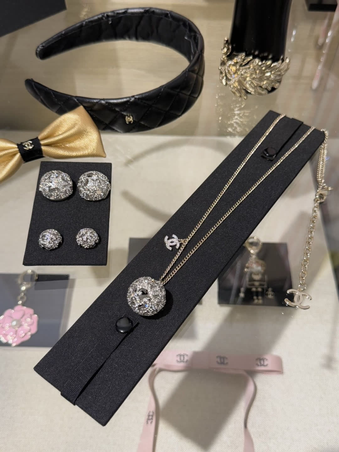 Chanel Star and CC Logo Necklace Set