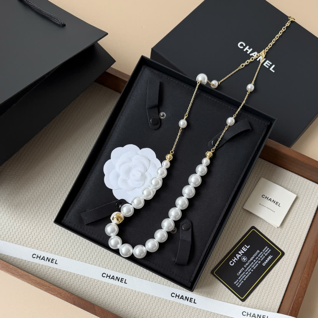 Chanel Chic Pearl Necklace with Gold Accents