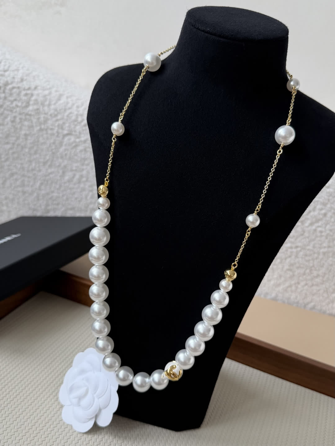 Chanel Chic Pearl Necklace with Gold Accents