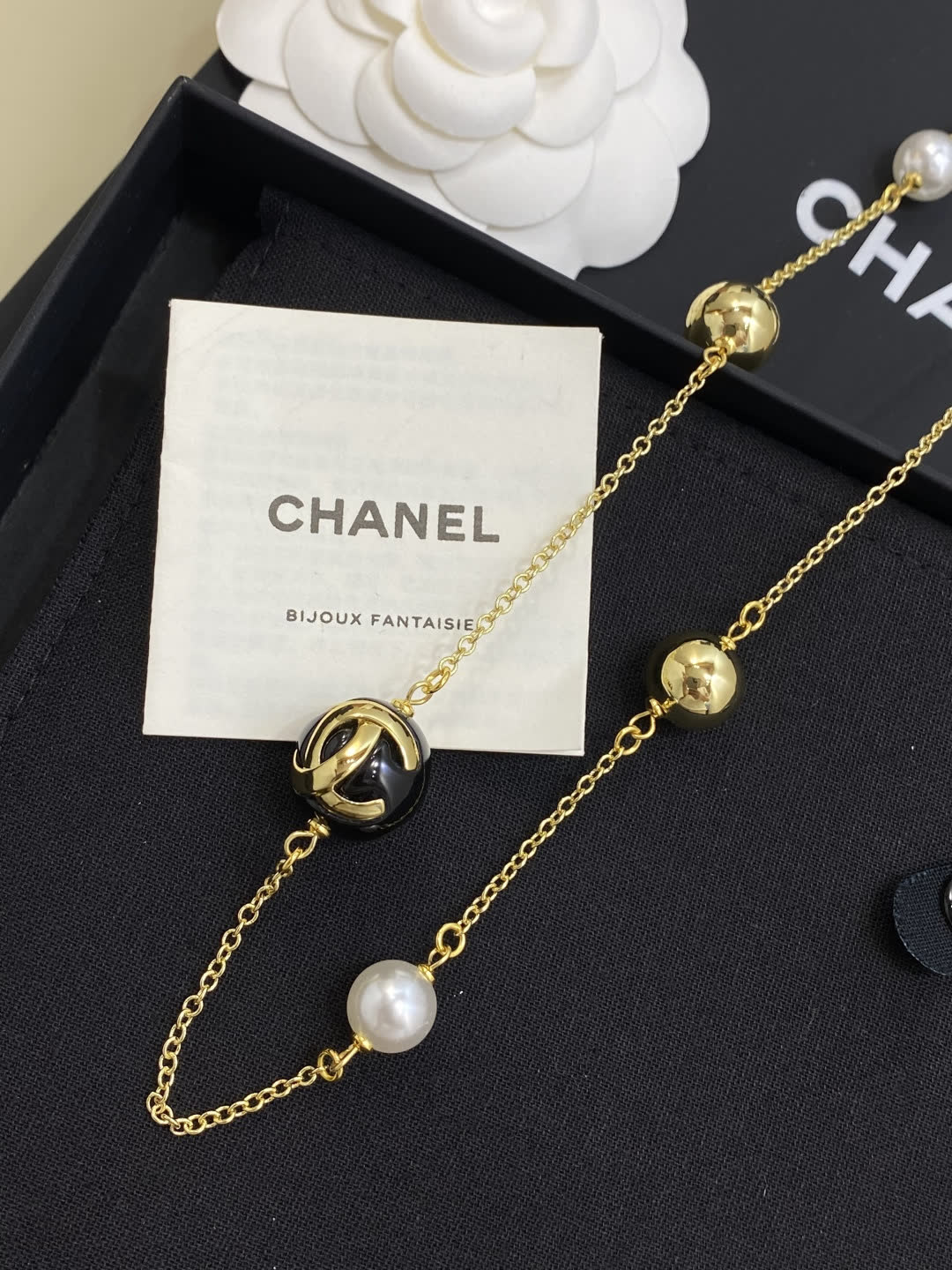Chanel CC Logo Pearl Necklace