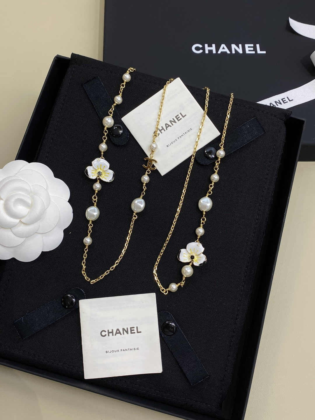 Chanel Pearl and Flower Chain Necklace