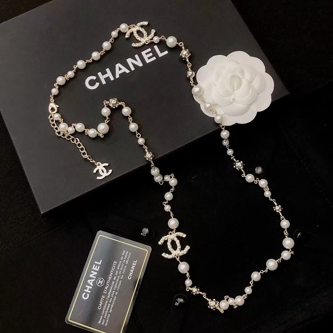 Chanel CC Pearl Necklace