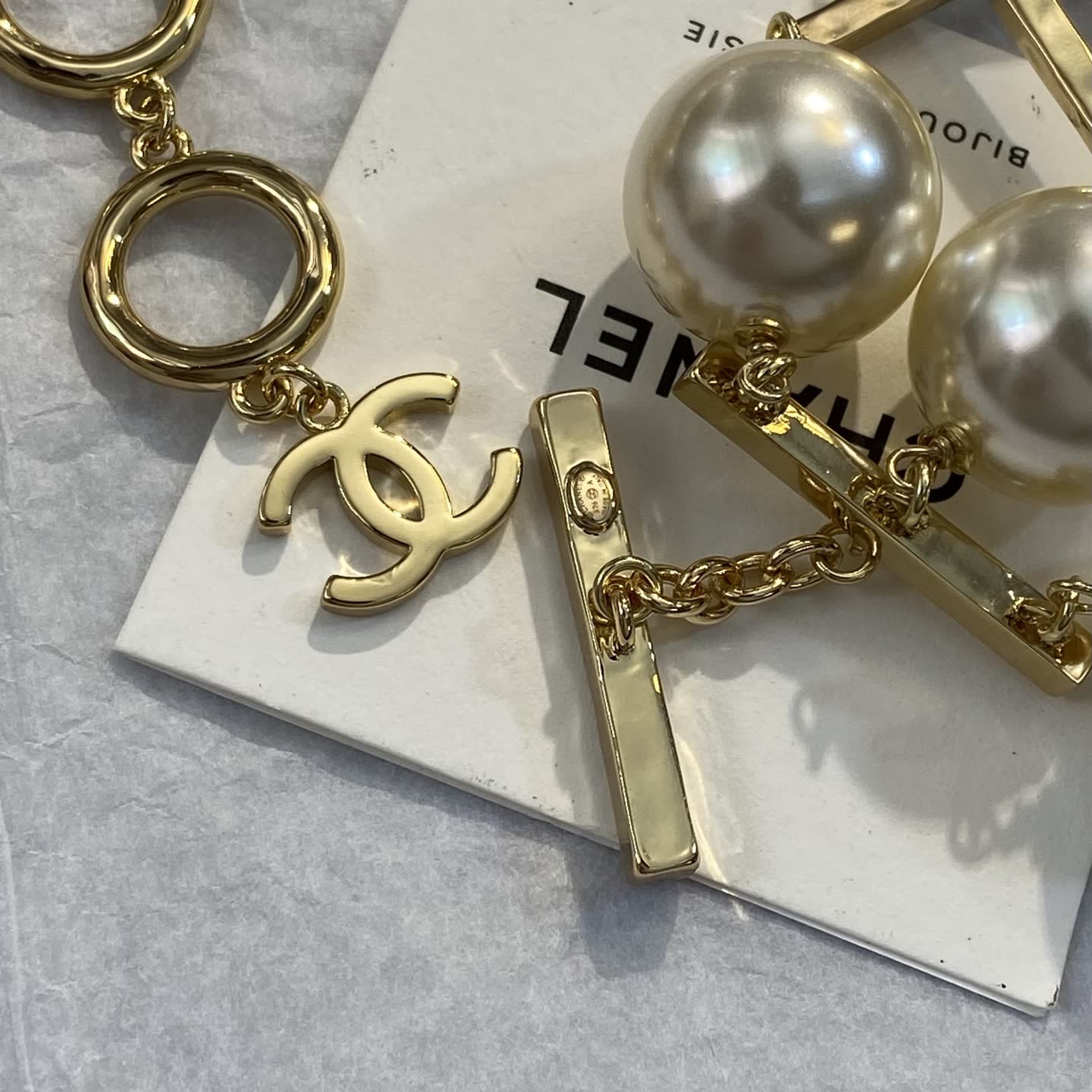 Chanel Bijoux Fantaisie Pearl Necklace