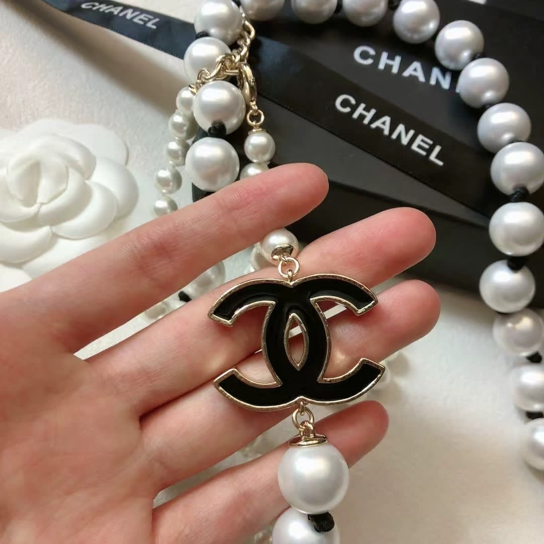 Chanel Pearl Necklace with CC Logo