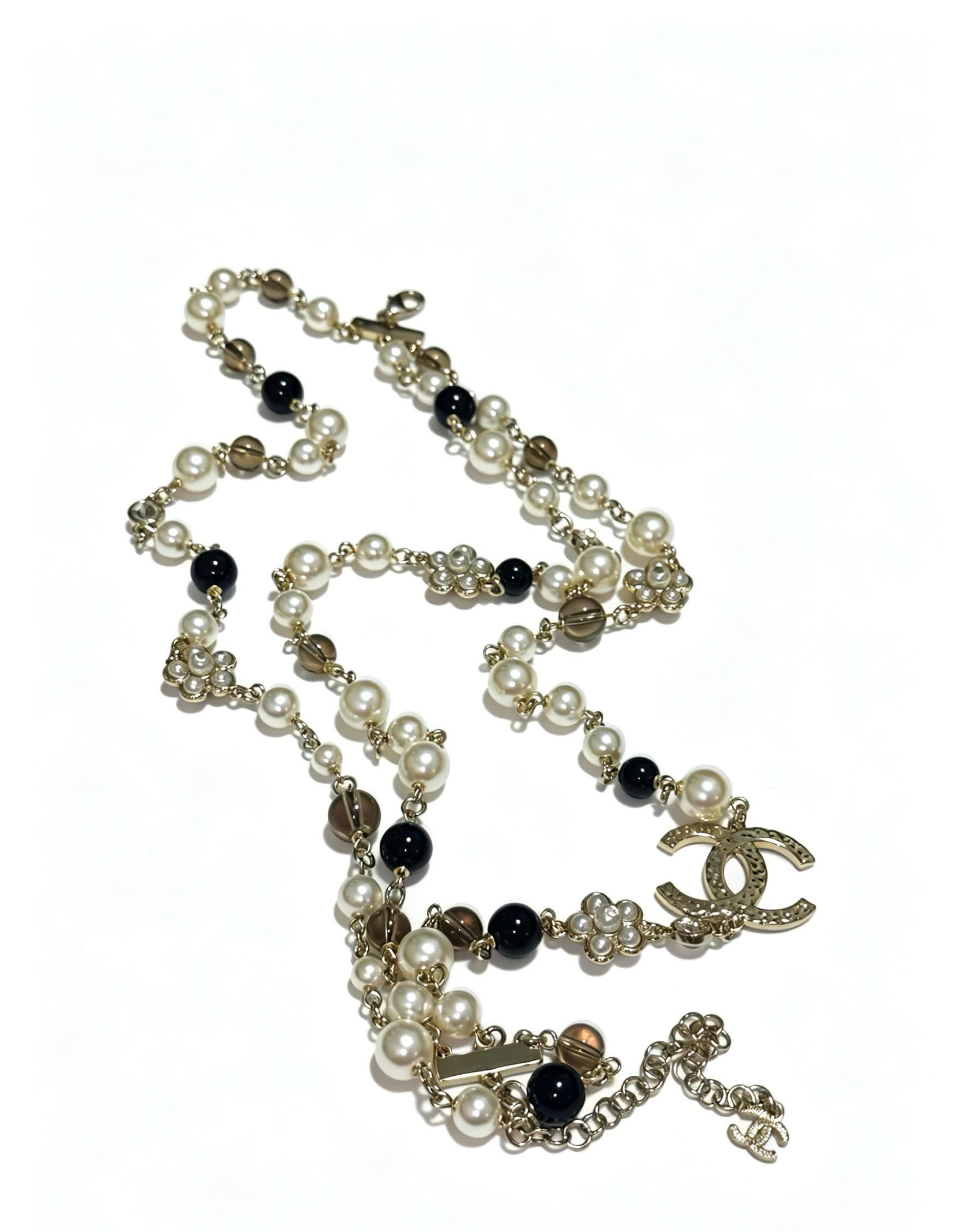 Chanel CC Logo Pearl Necklace