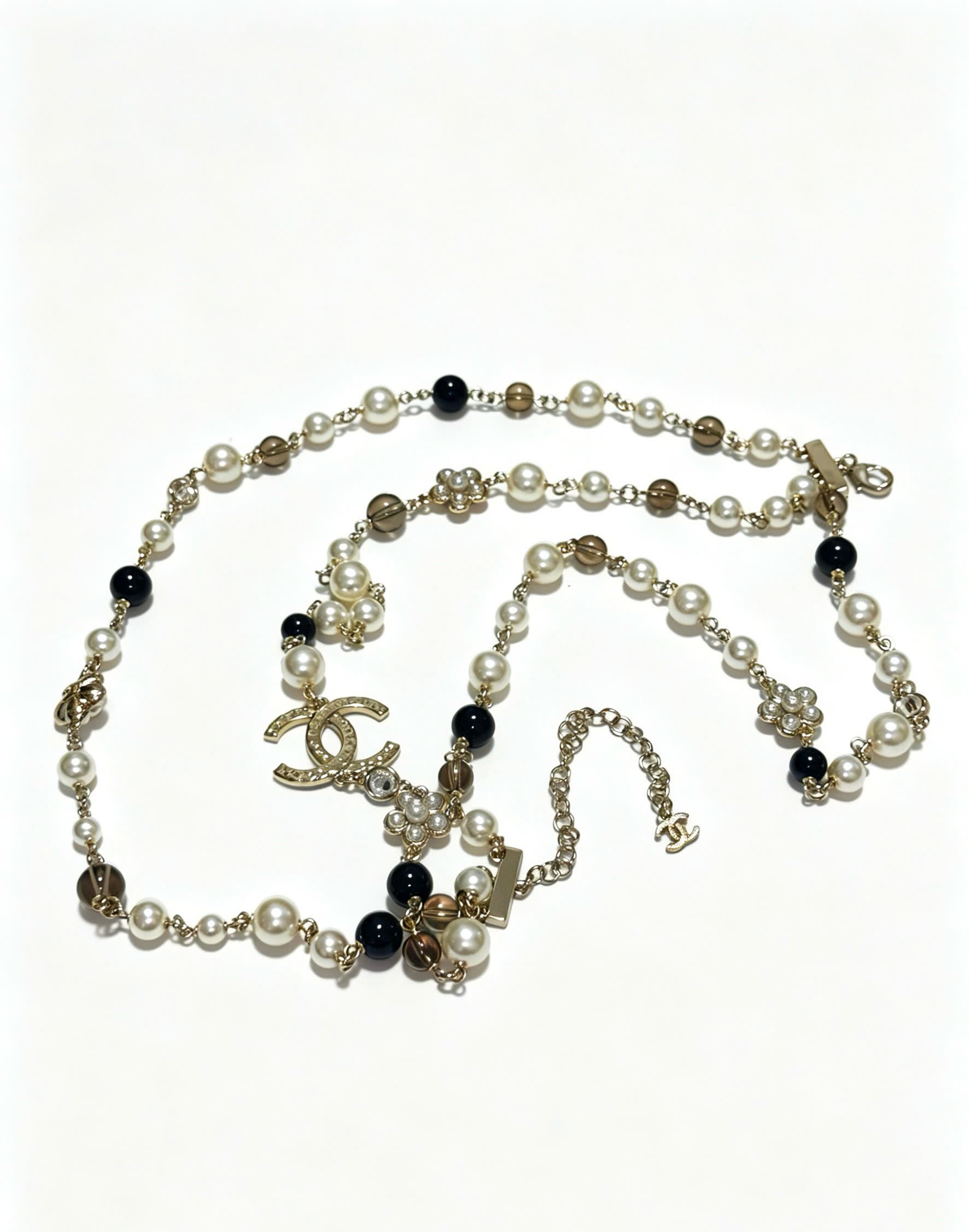 Chanel CC Logo Pearl Necklace