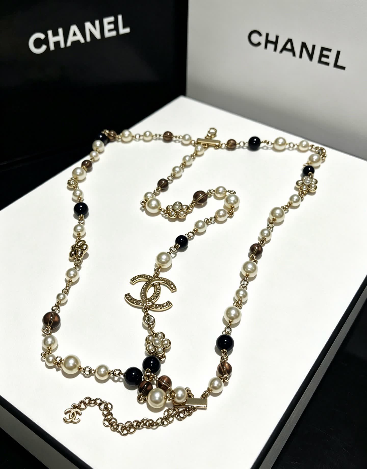 Chanel CC Logo Pearl Necklace