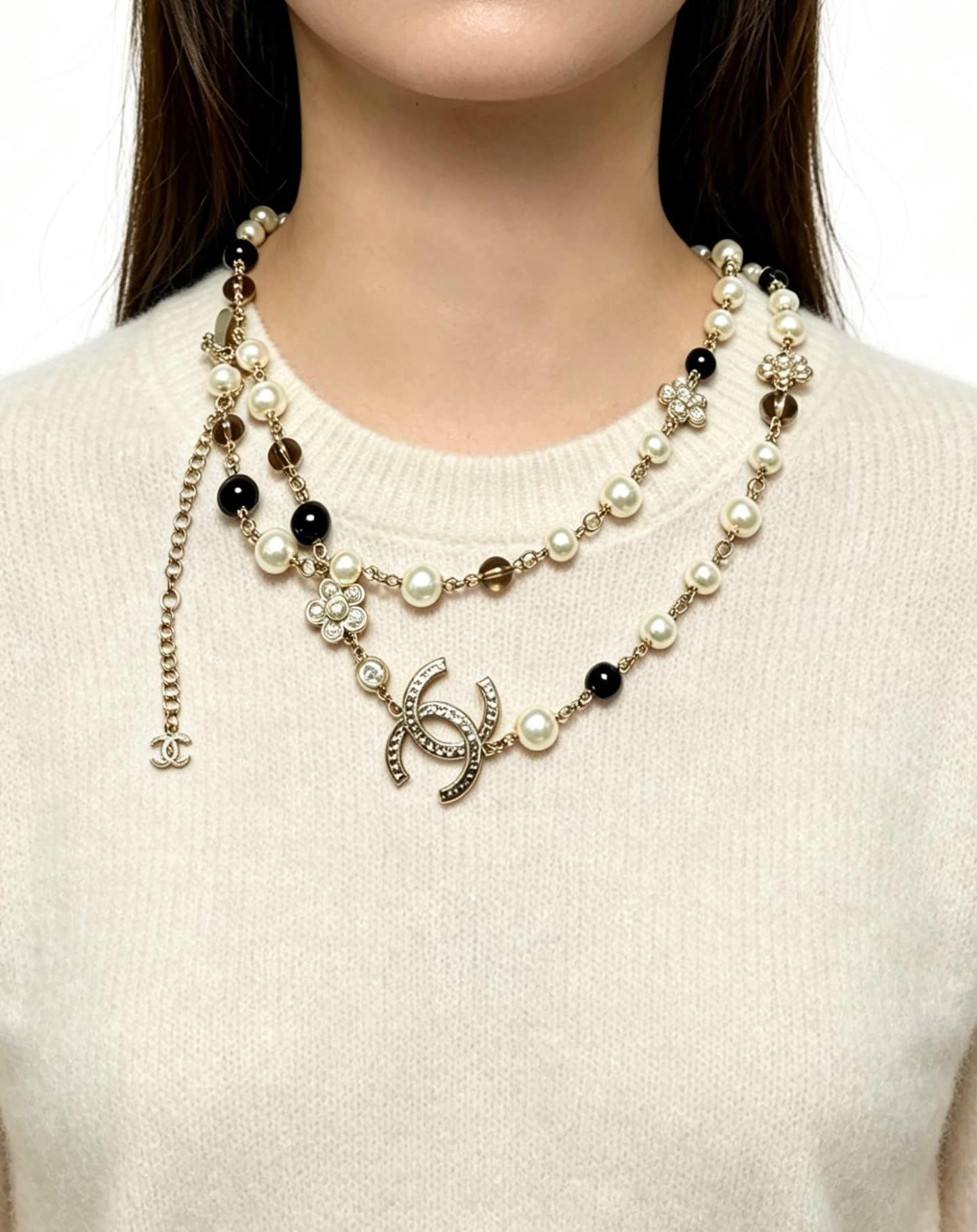 Chanel CC Logo Pearl Necklace