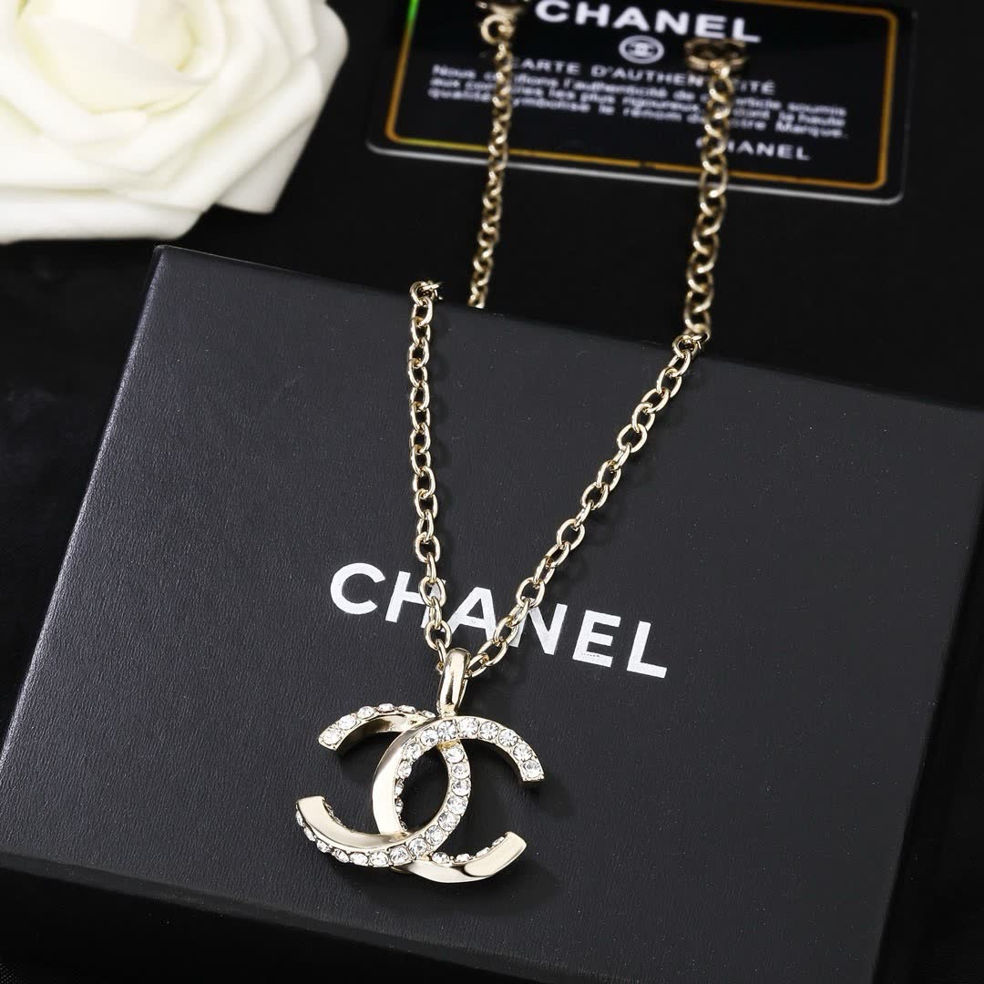Chanel CC Logo Pendant Necklace