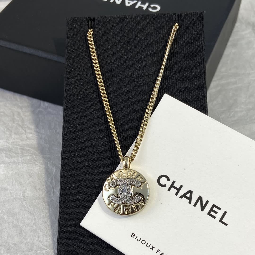 Chanel CC Logo Diamond Disc Necklace Chanel CC Logo Diamond Disc Necklace