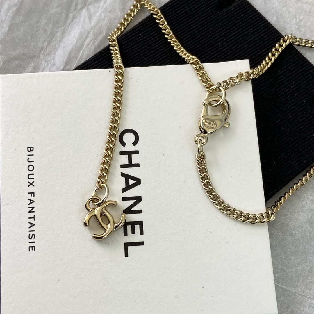Chanel CC Logo Diamond Disc Necklace
