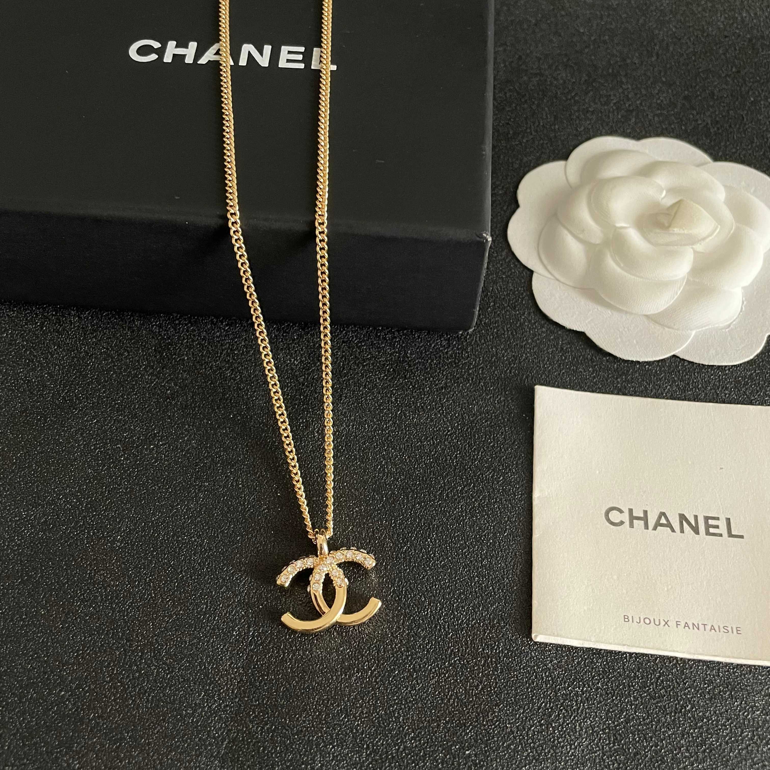 Chanel CC Logo Pendant Necklace