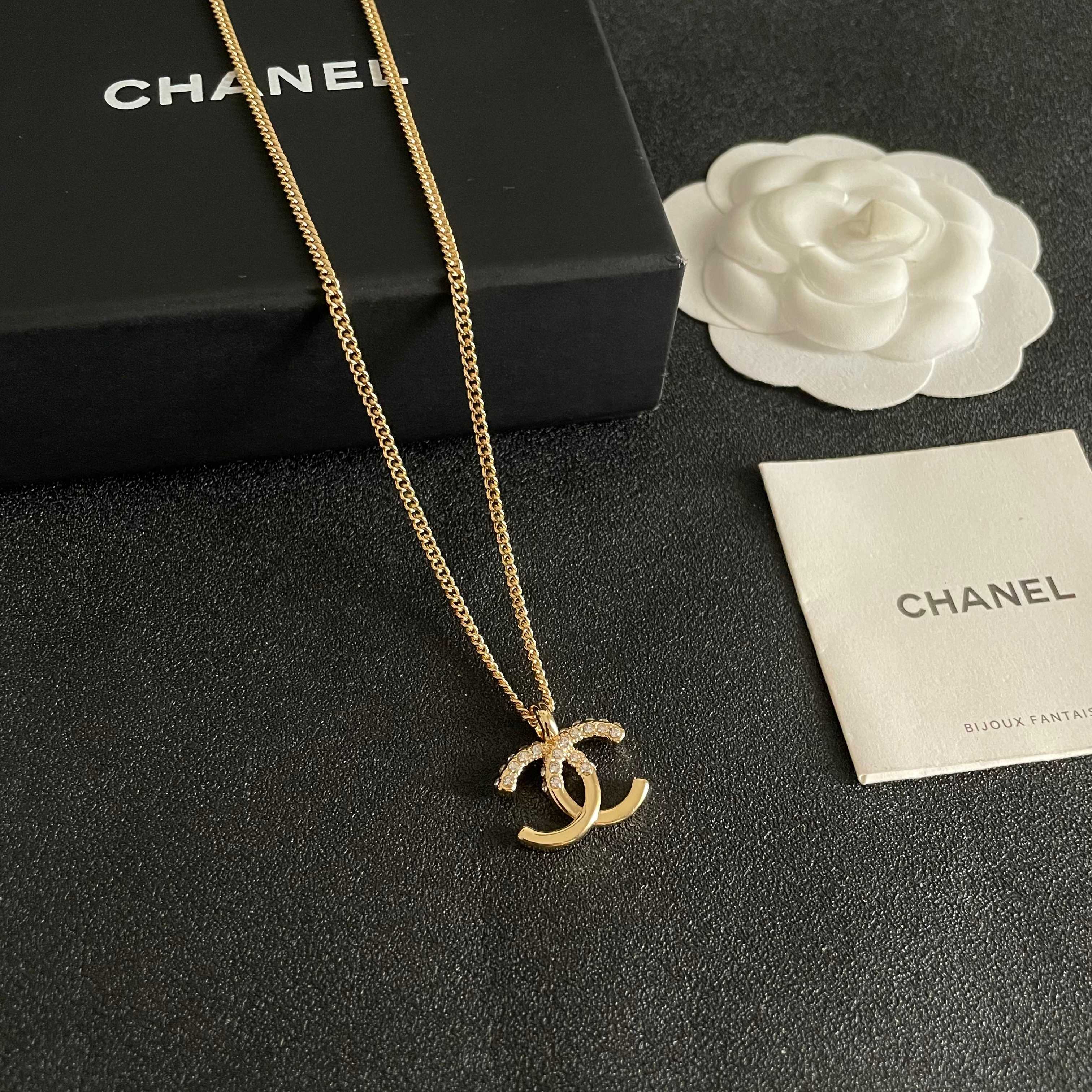 Chanel CC Logo Pendant Necklace