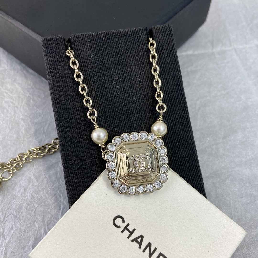 Chanel Gold Tone Crystal and Pearl Necklace