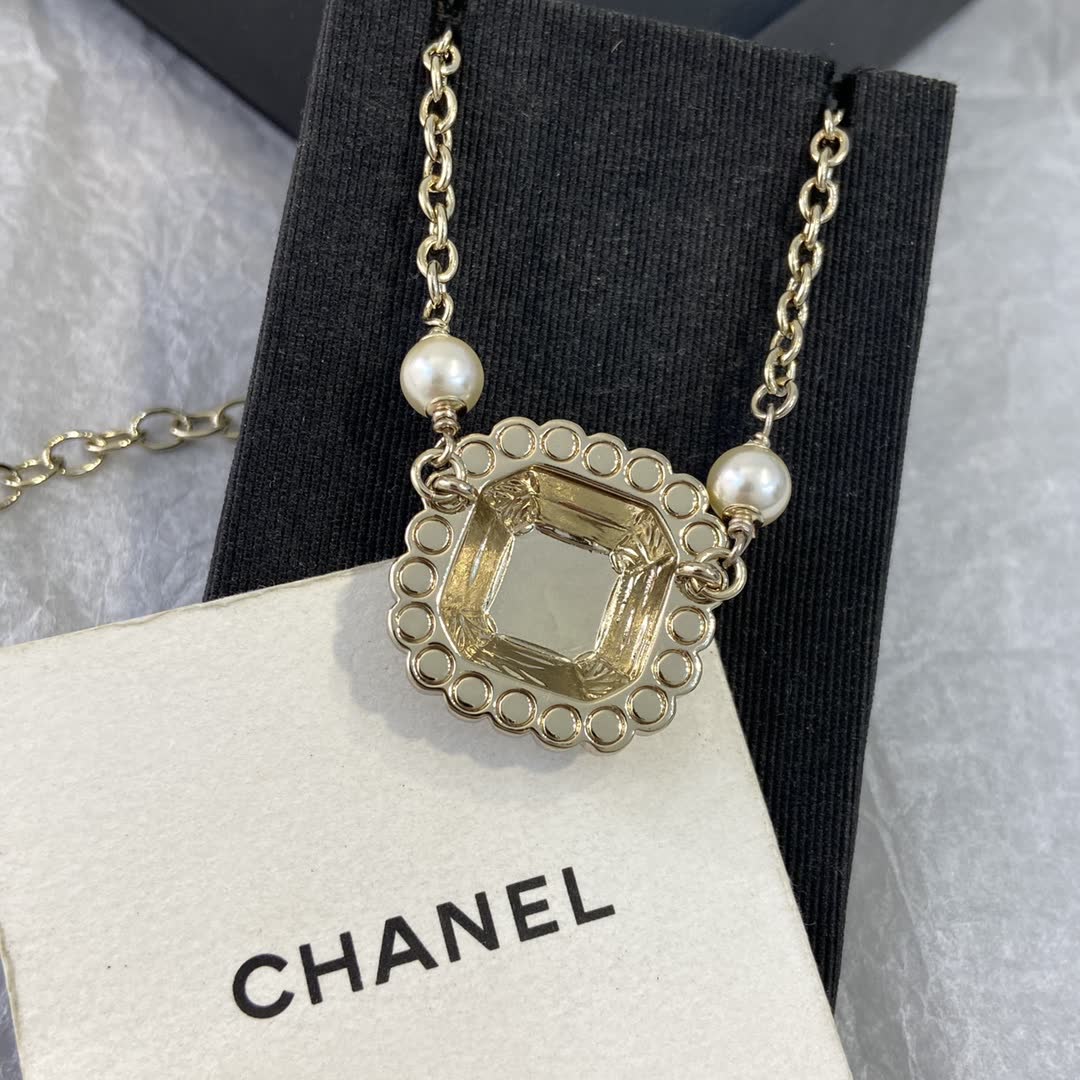 Chanel Gold Tone Crystal and Pearl Necklace