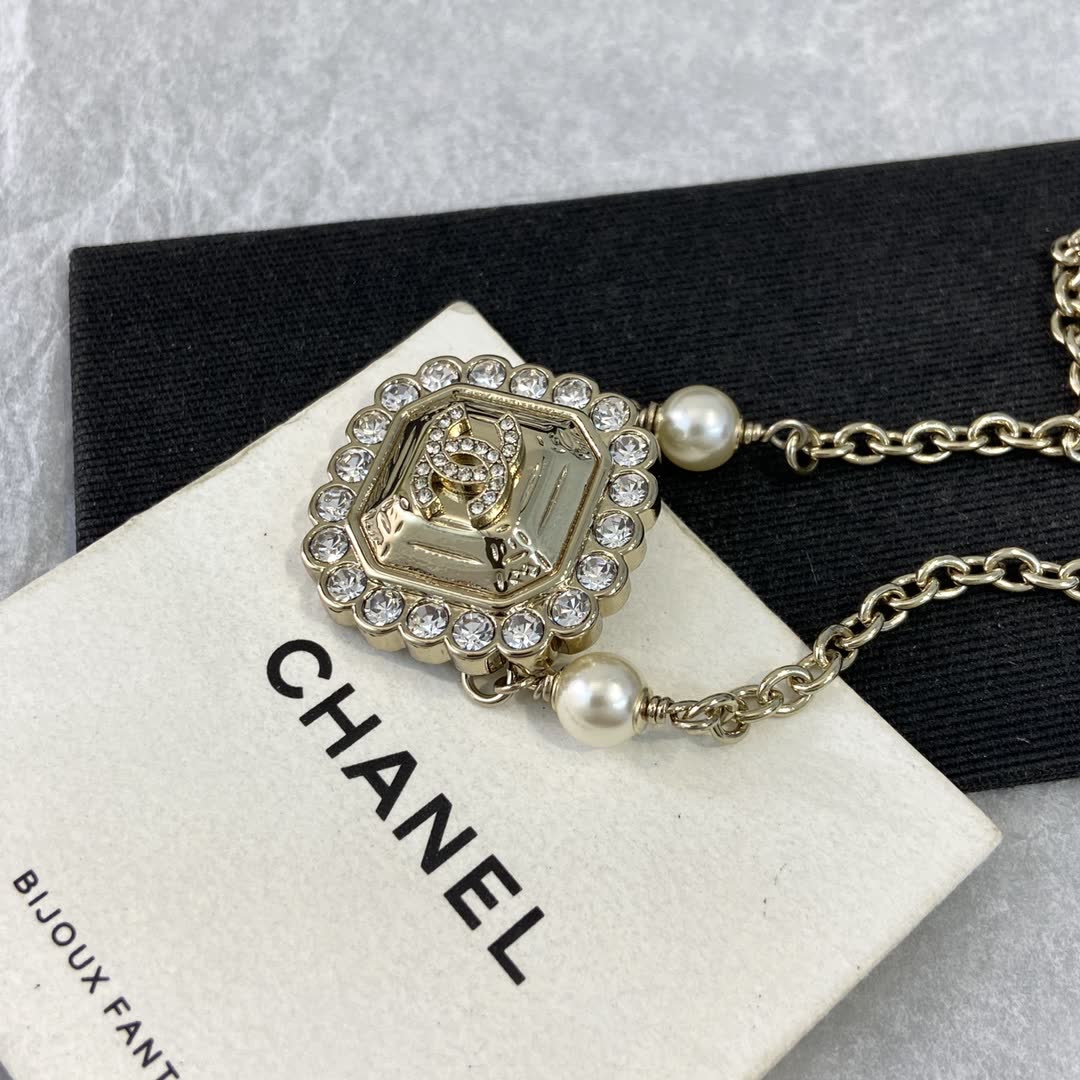 Chanel Gold Tone Crystal and Pearl Necklace