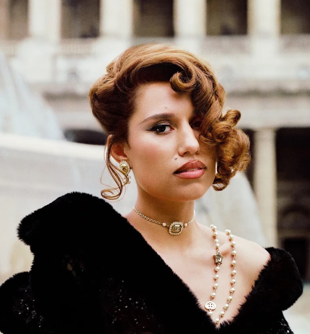 Chanel Gold Tone Crystal and Pearl Necklace