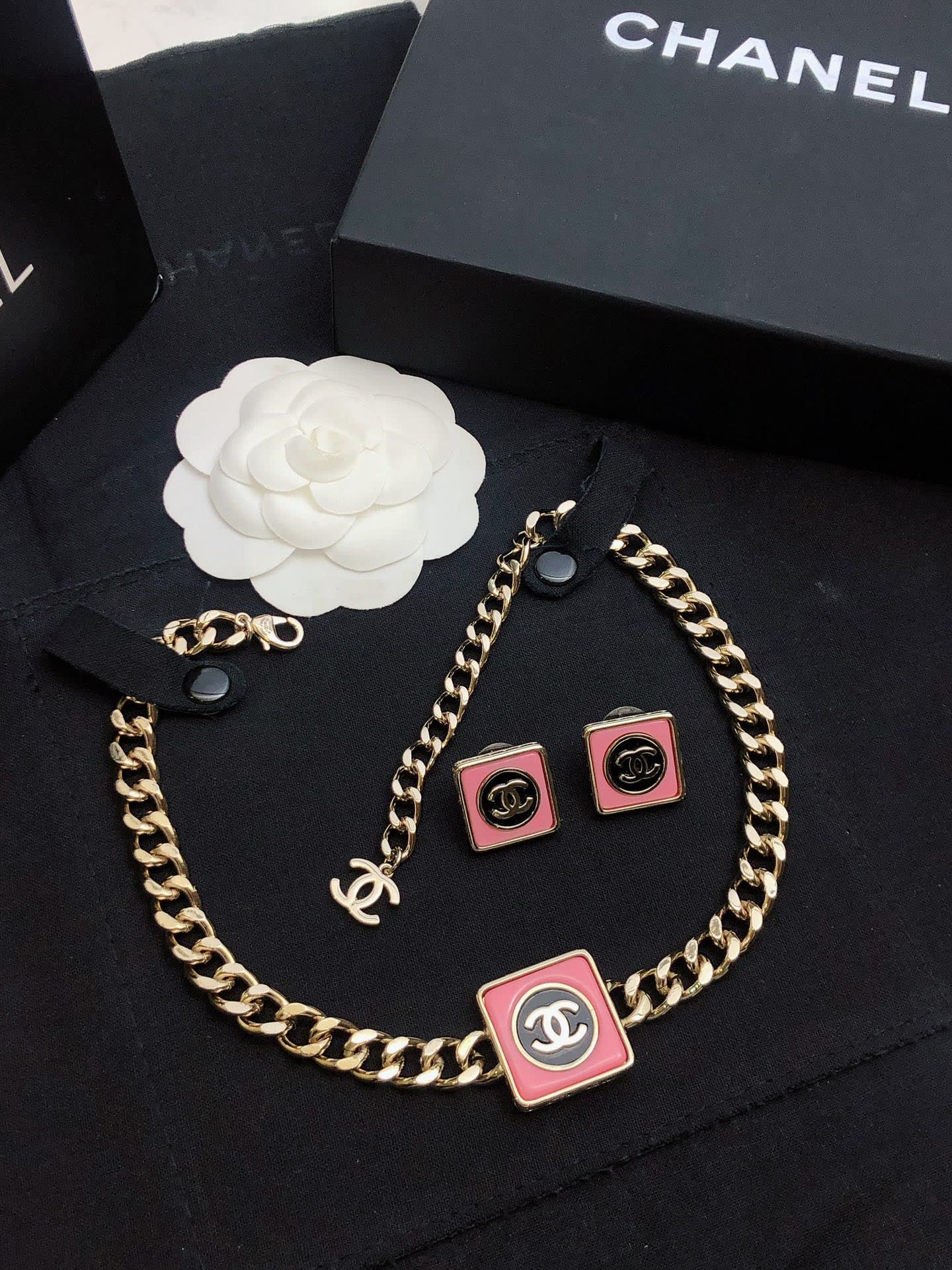 Chanel Necklace with CC Logo and Red Enamel