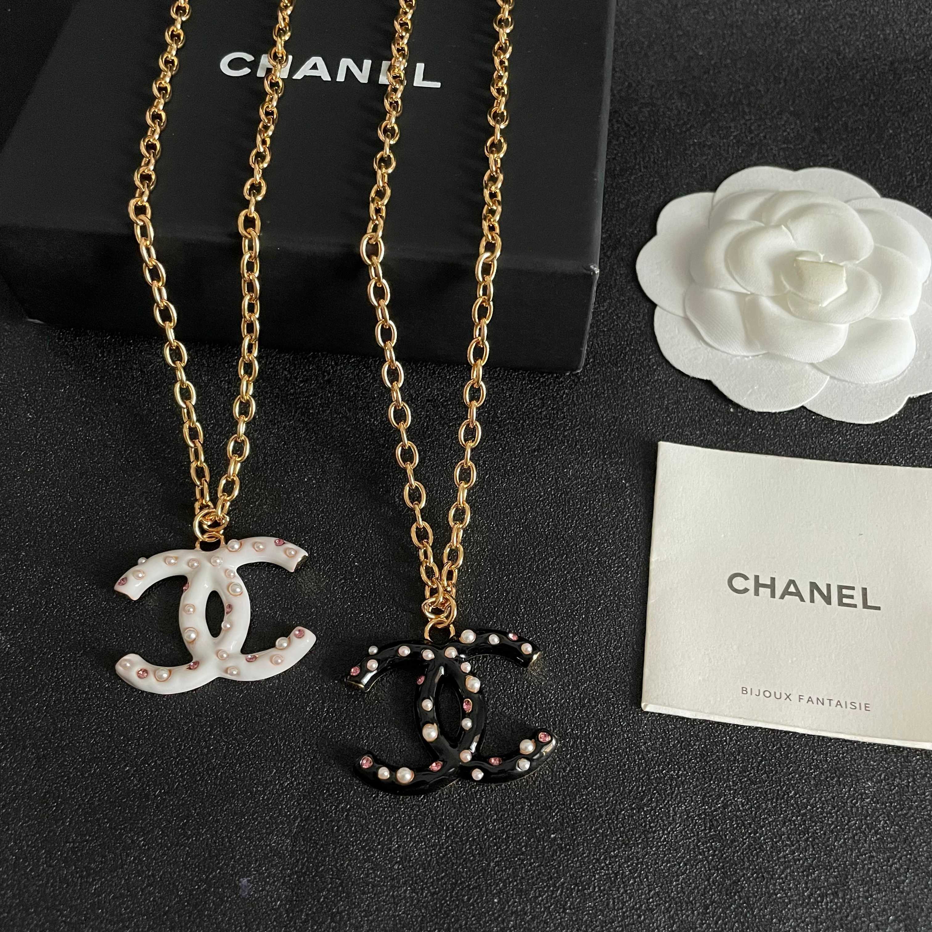 Chanel CC Logo Pendant Necklace