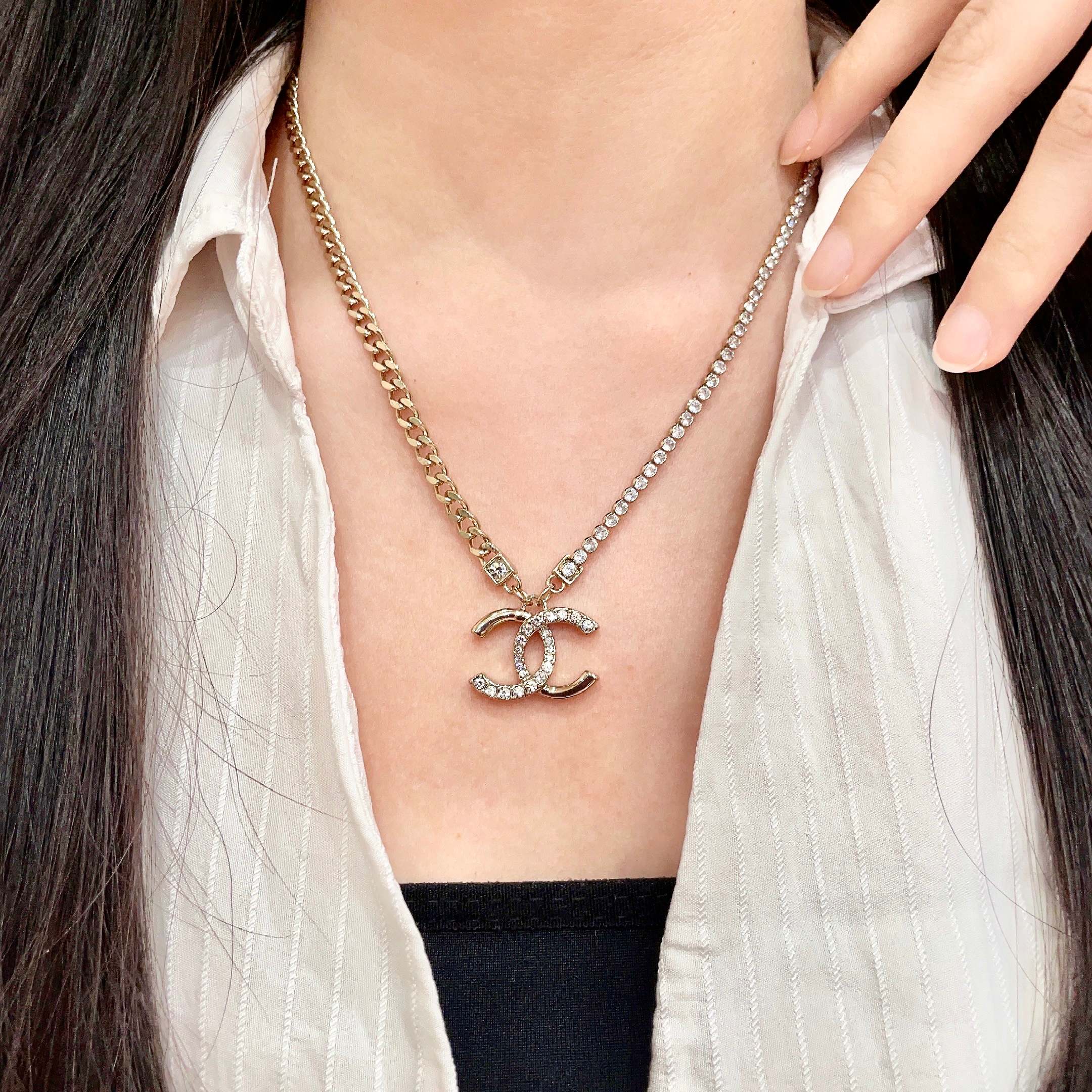 Chanel CC Logo Pendant Necklace