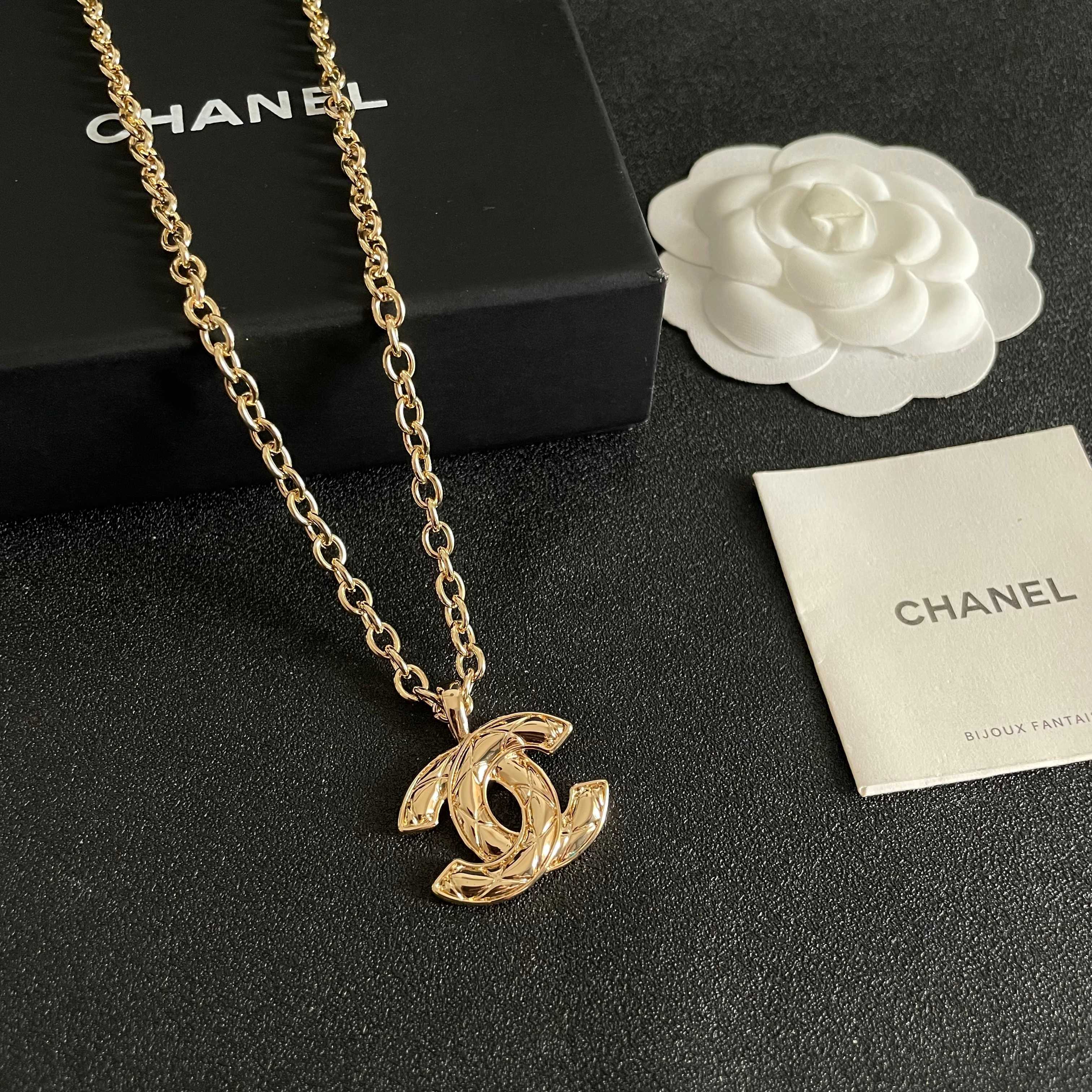 Chanel CC Logo Gold Necklace