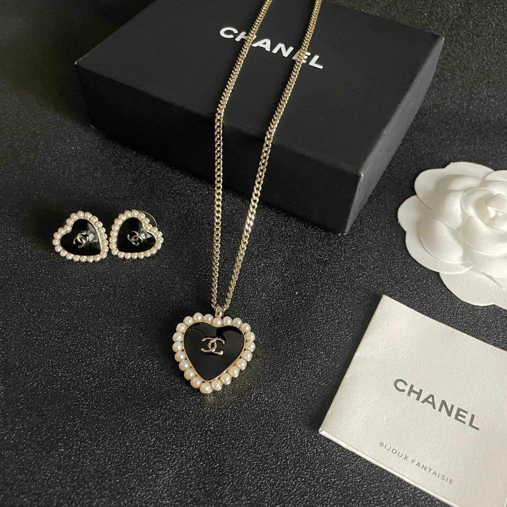 Chanel Heart-Shaped Pendant Necklace