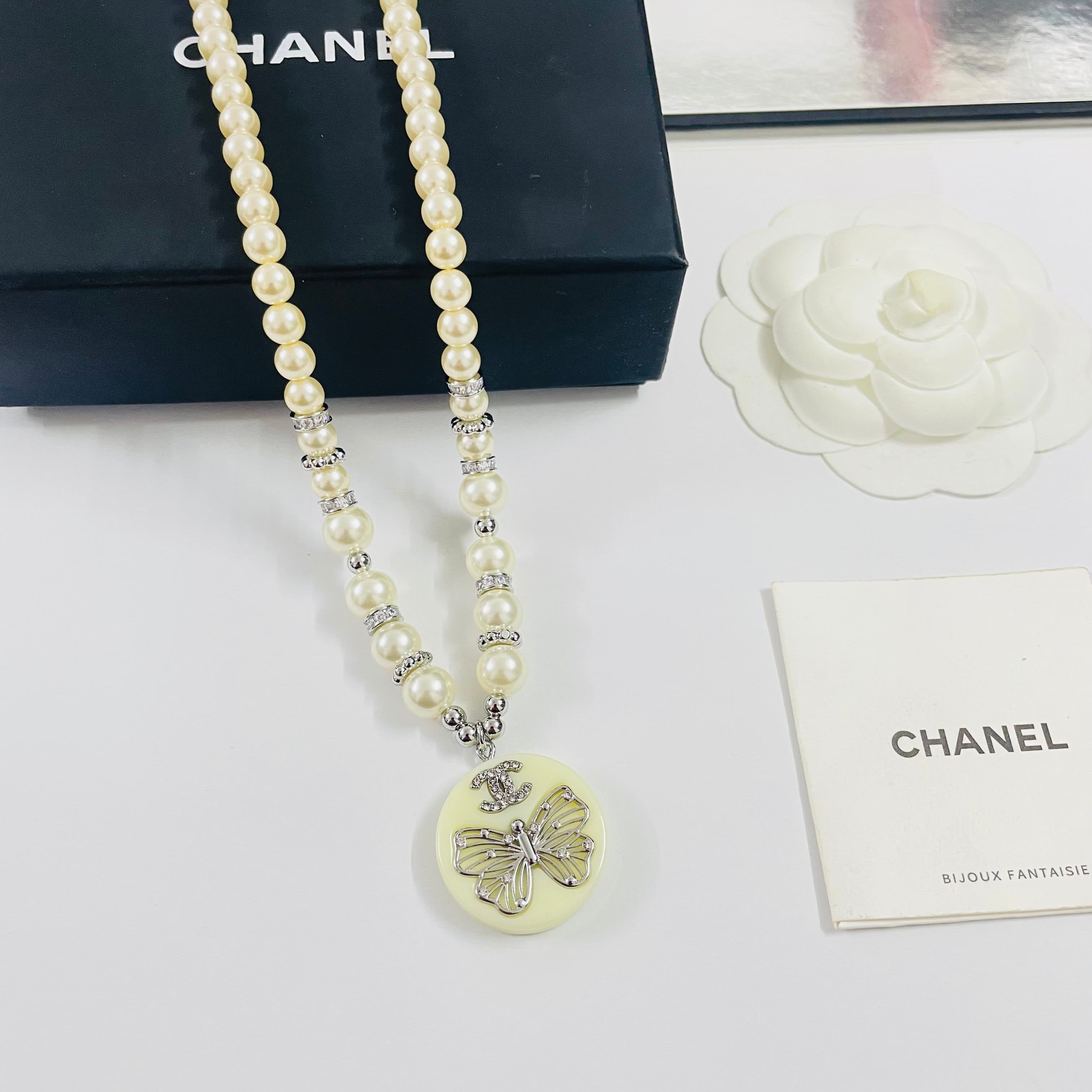 Chanel Elegant Butterfly Pearl Necklace