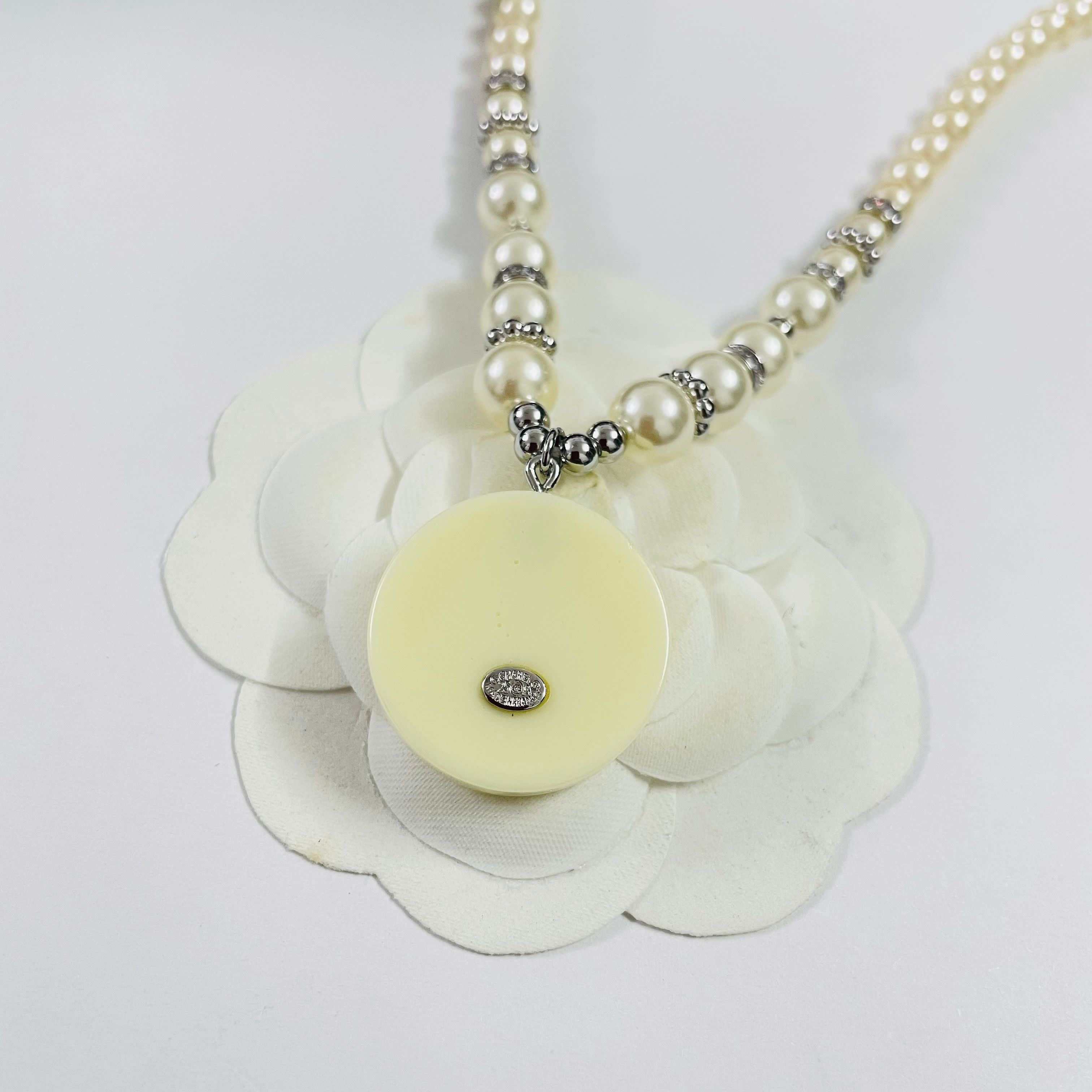 Chanel Elegant Butterfly Pearl Necklace